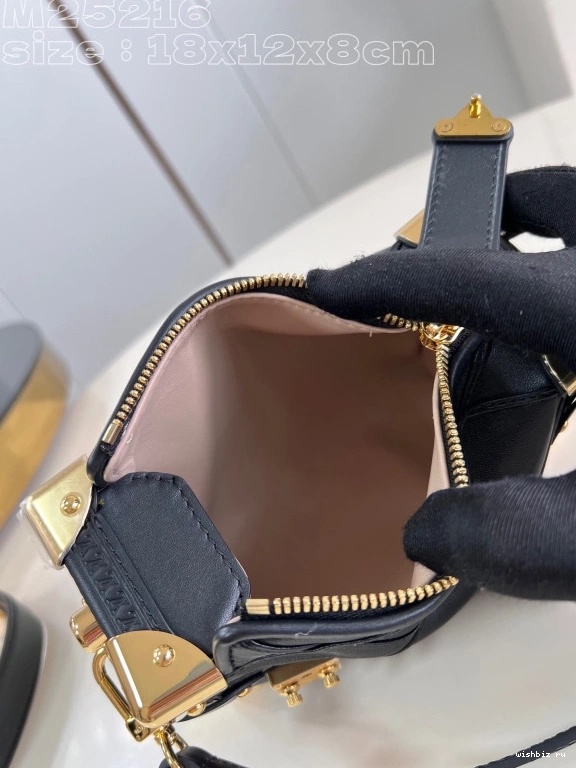 WIS Side LOUIS VUITTON PM-18*12.5*8CM Trunk 0105